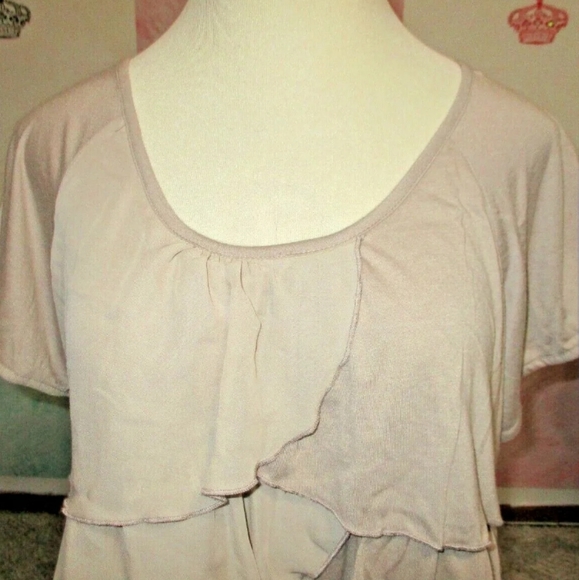 FRENCH LAUNDRY Taupe Tan Layer Ruffle Front Short Sleeve Stretch Shirt 18 / 20 - Picture 2 of 3